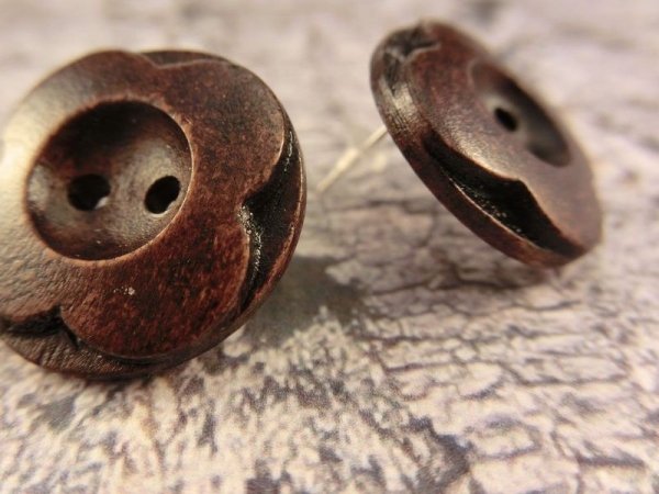 Knopf Ohrringe Holz Natur Button Gravur